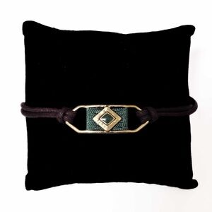 NEW - Stylish Bohemian Gold & Black Leather Bracelet w Green Woven Center Unisex